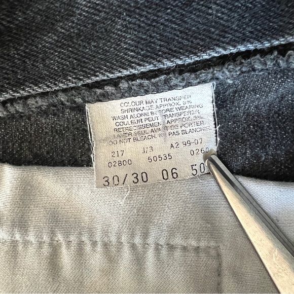 Vintage Levi’s 90s Washed Black Denim High Rise Cut Off Jean Shorts - Picture 8 of 8